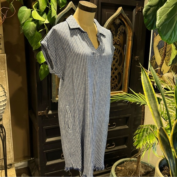 Altar’d state linen blend frayed edge shirt mini dress. Pockets & denim stripe - Picture 4 of 14